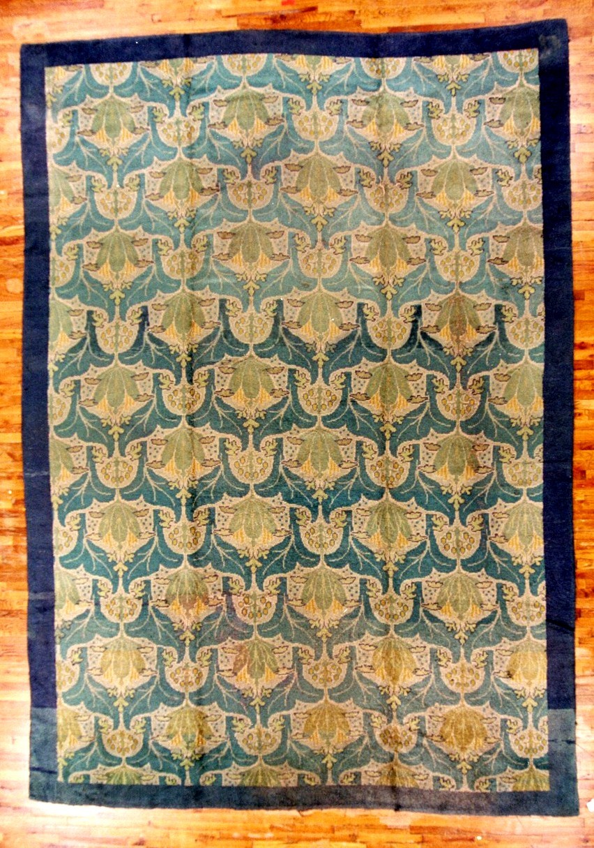 ANTIQUE DONEGAL RUG
