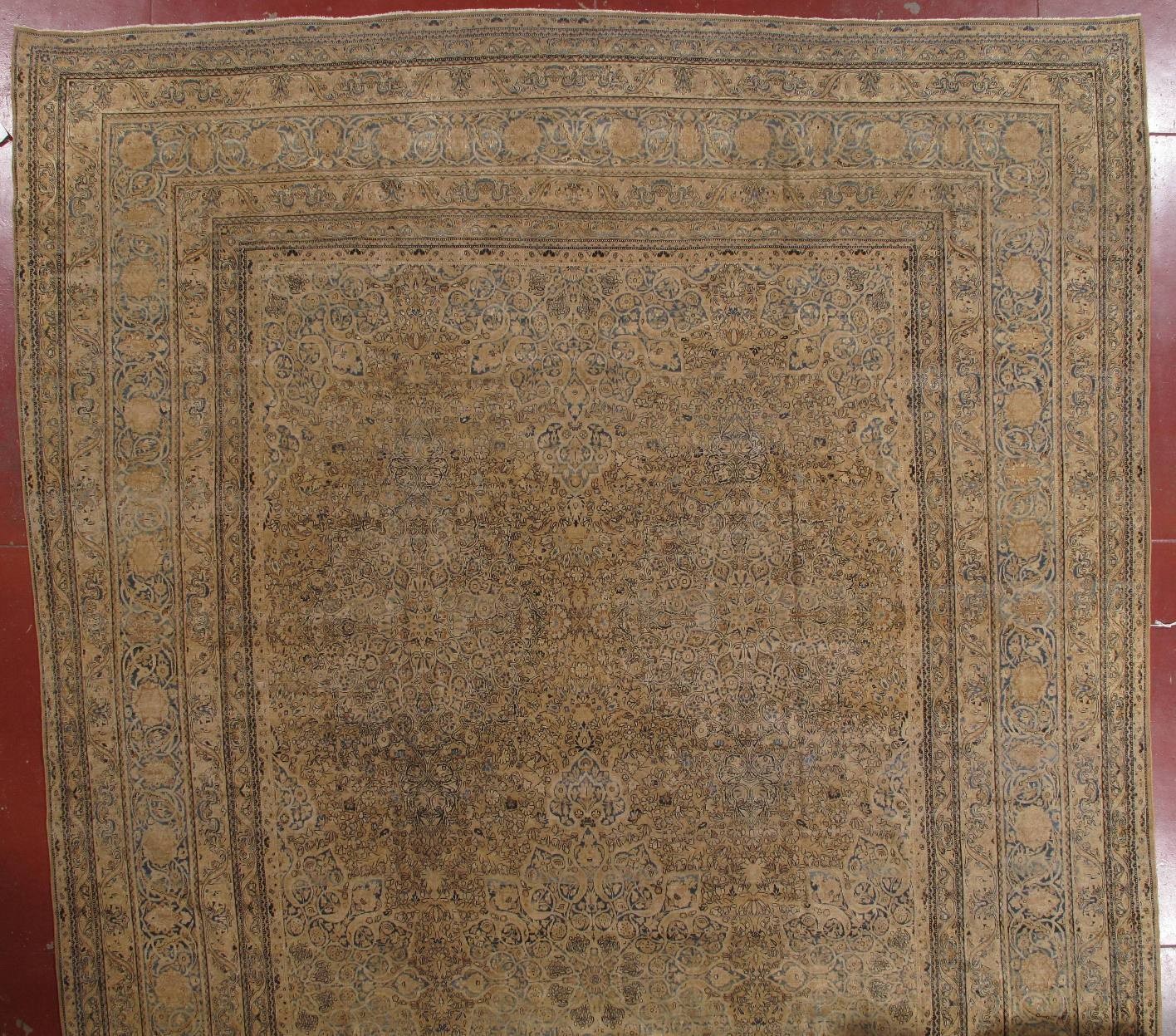 ANTIQUE LAVAR CARPET