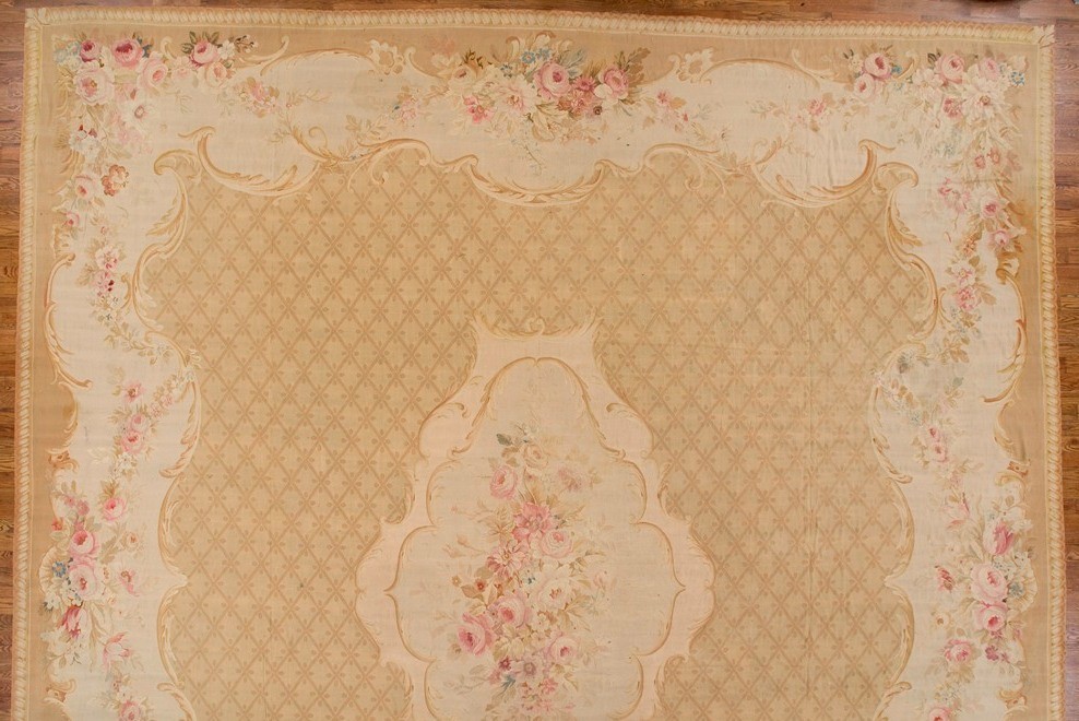 ANTIQUE AUBUSSON CARPET