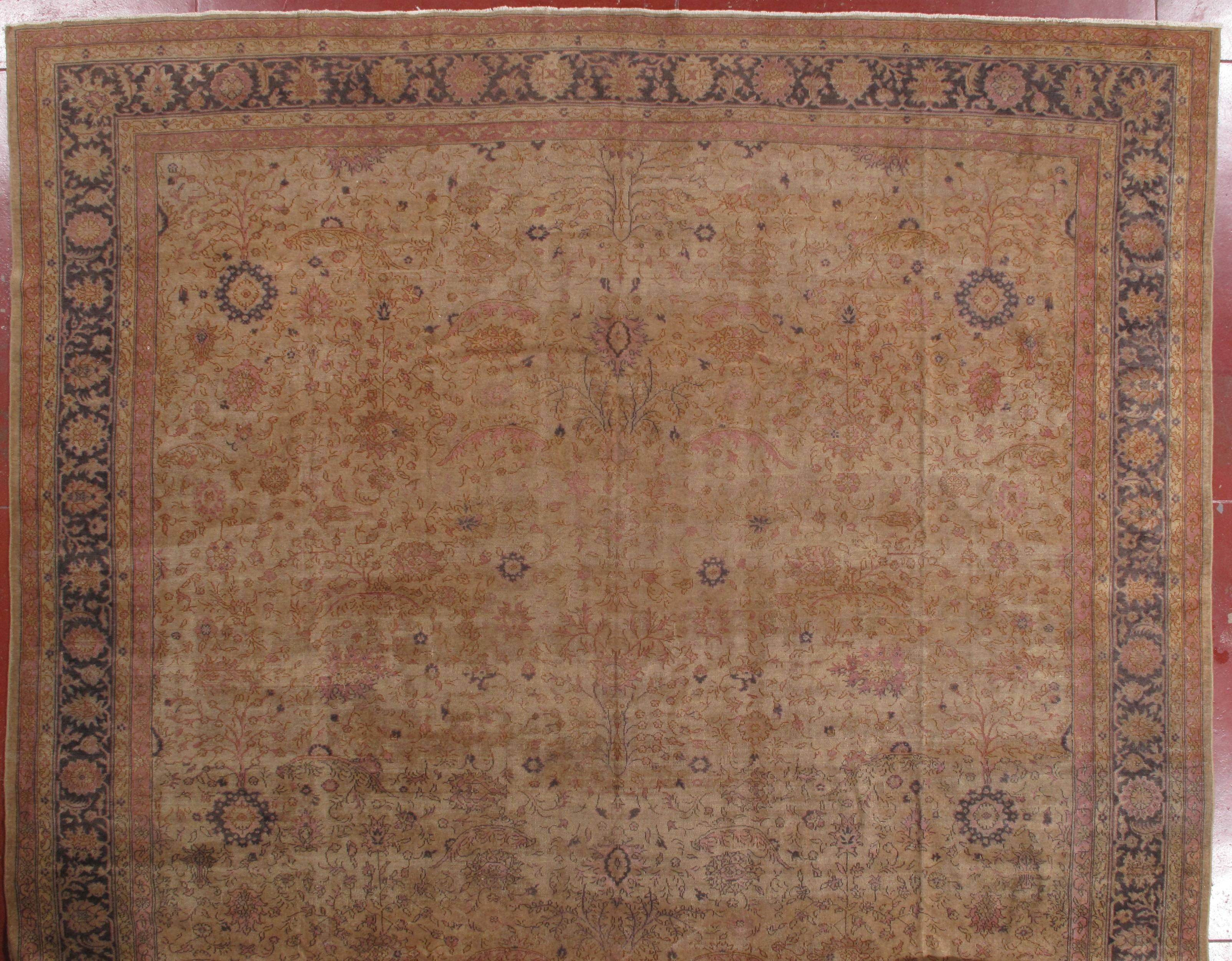 AN ANTIQUE SIVAS CARPET 