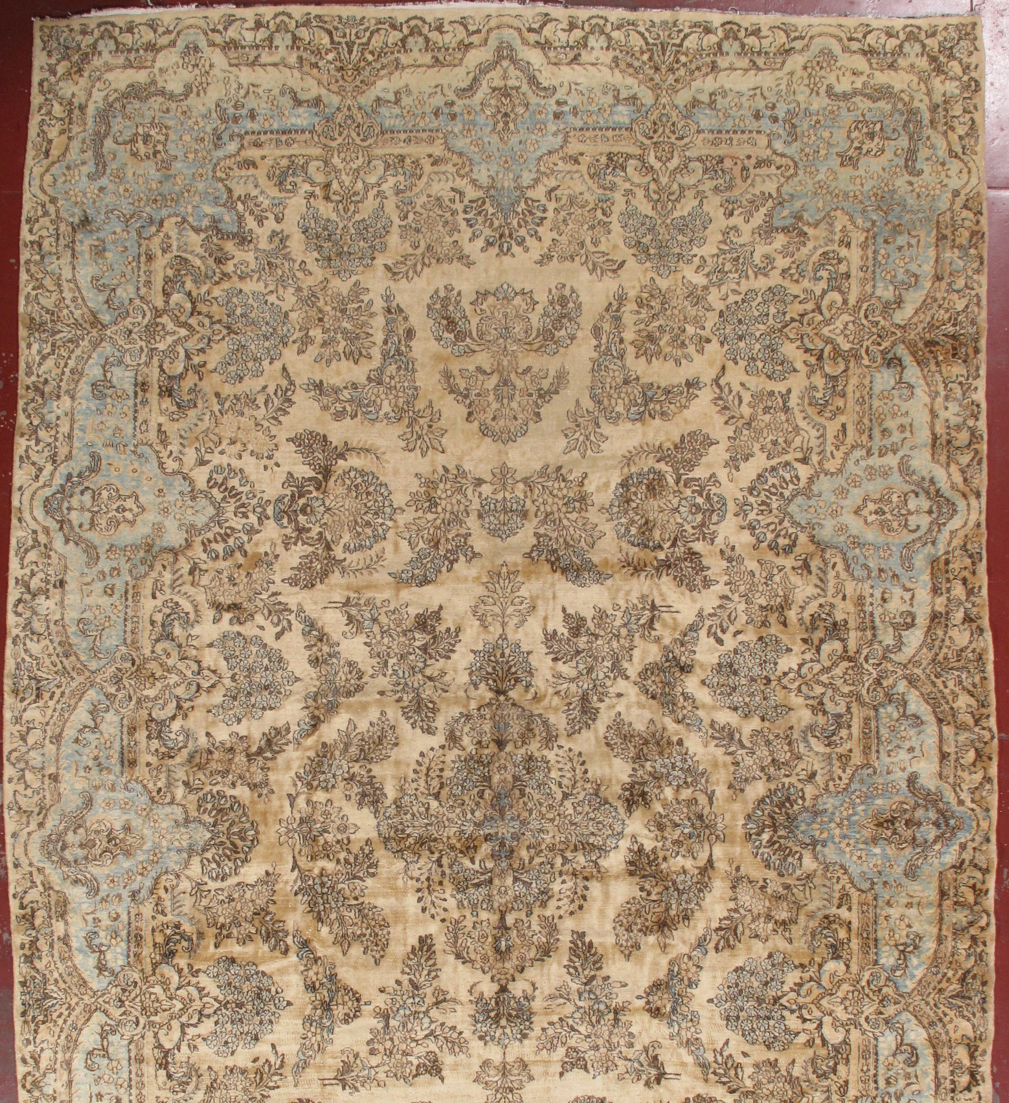 ANTIQUE KERMAN CARPET