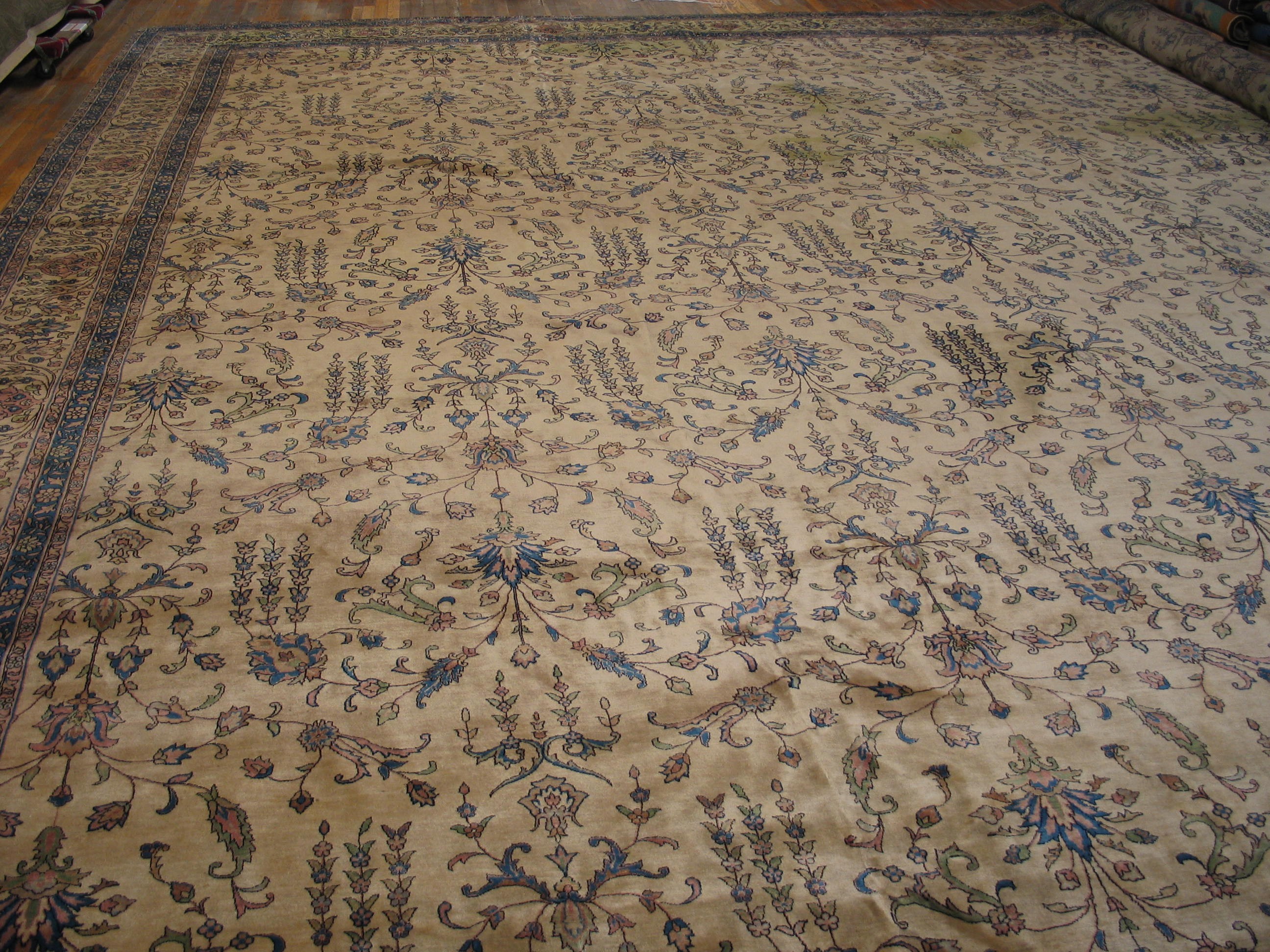 AN ANTIQUE INDIAN RUG