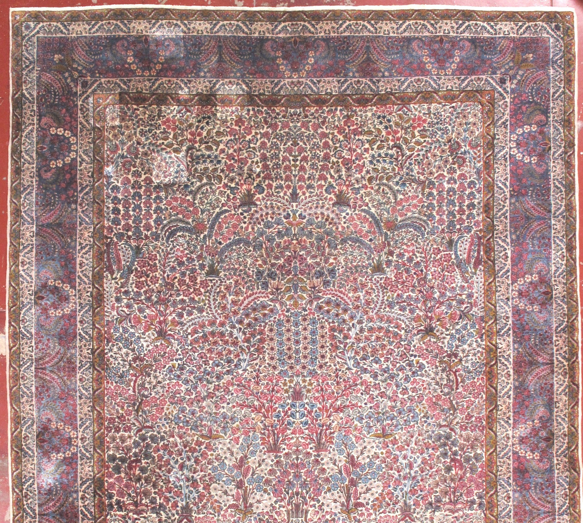 ANTIQUE KERMAN CARPET