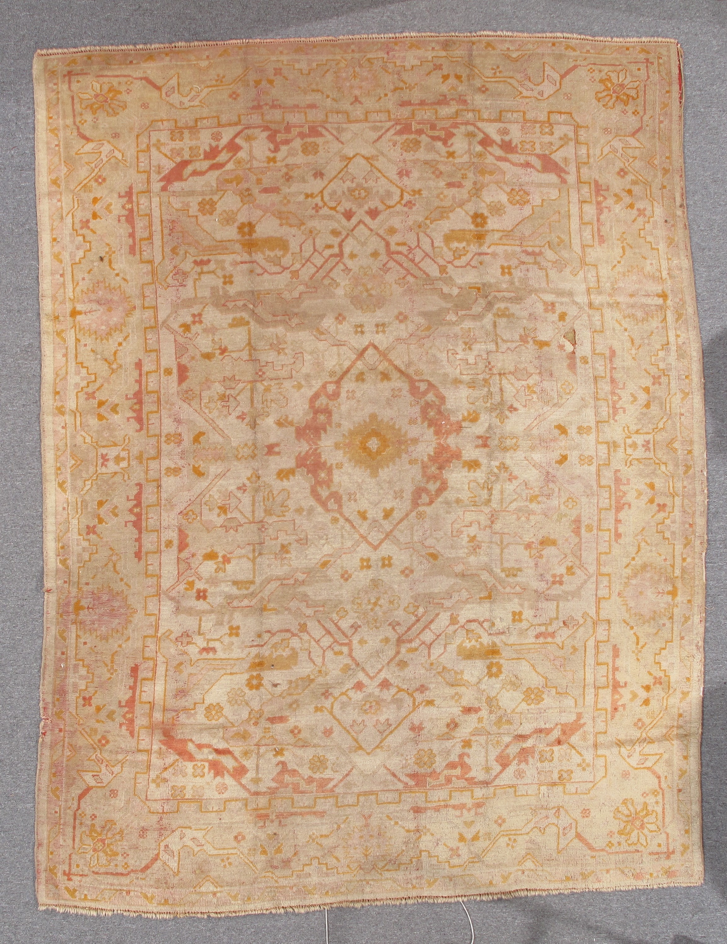 ANTIQUE OUSHACK CARPET
