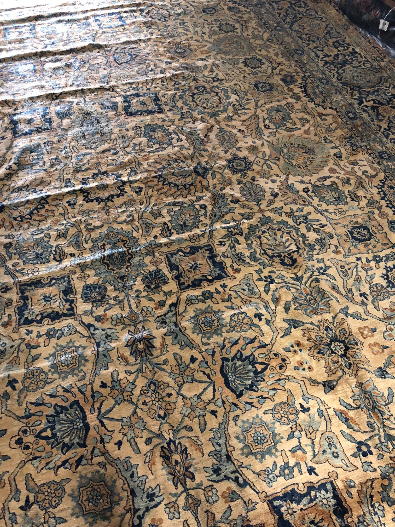 ANTIQUE KERMAN CARPET