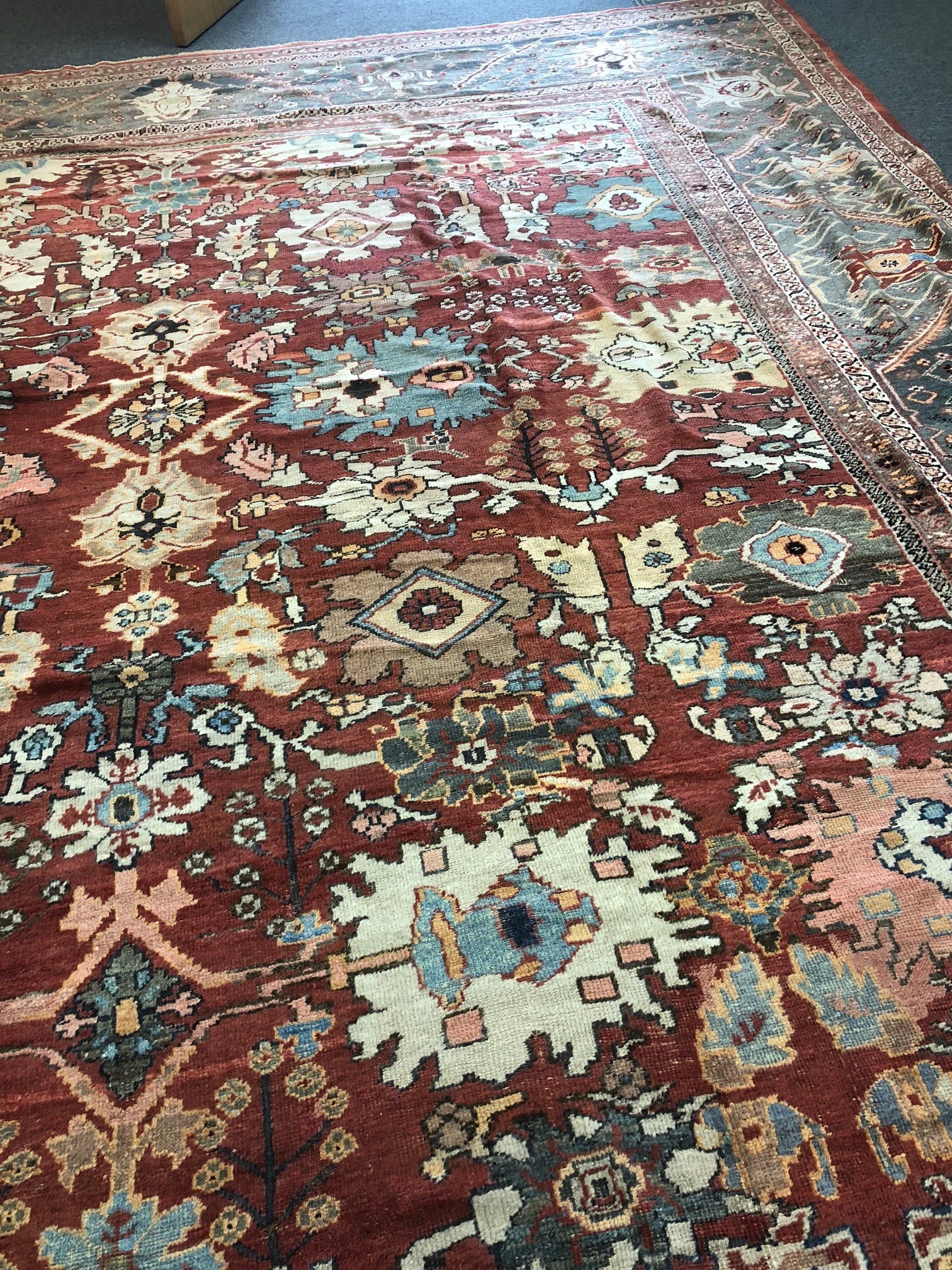 ANTIQUE SULTANABAD CARPET