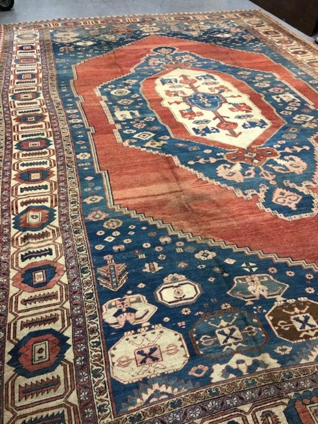 antique bakhshayesh carpet
