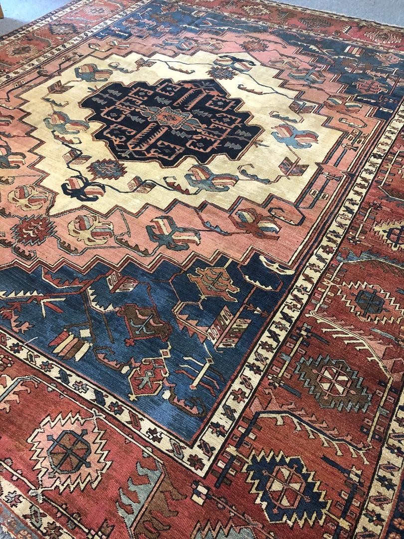 ANTIQUE SERAPI HEREZ CARPET