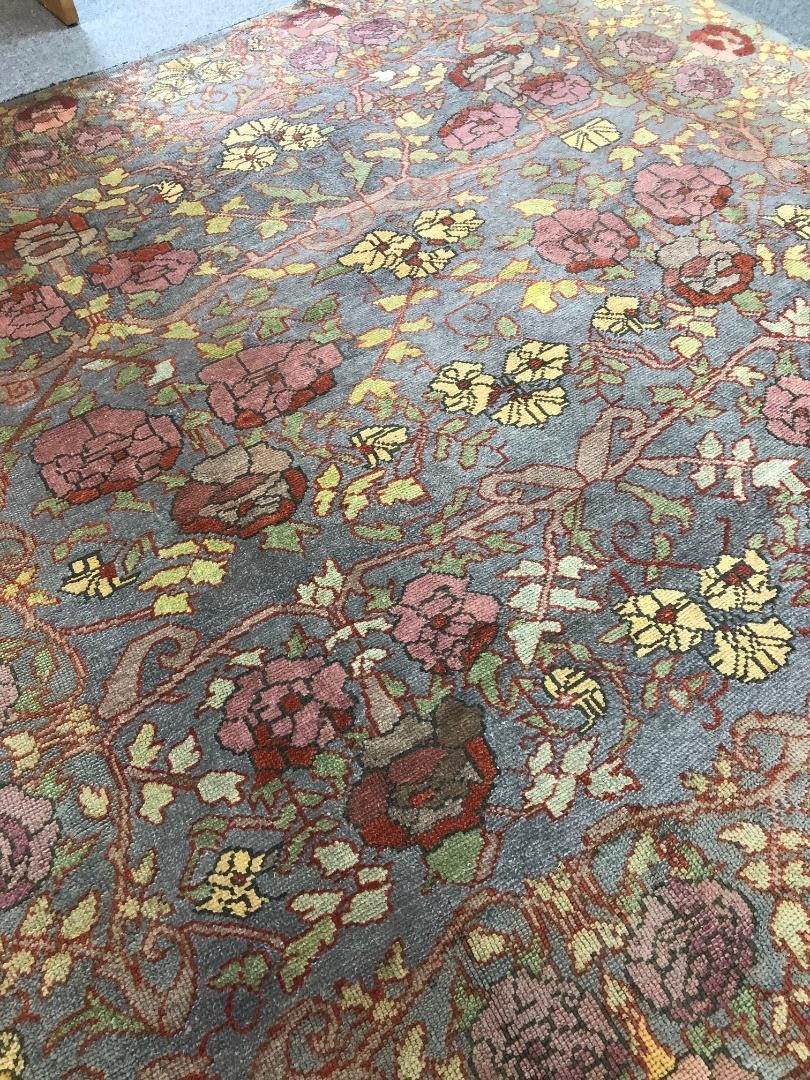 ANTIQUE DONEGAL CARPET