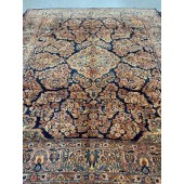 ANTIQUE SAROUK CARPET