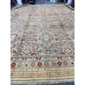 AN ANTIQUE AGRA RUG