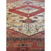 ANTIQUE SERAPI CARPET